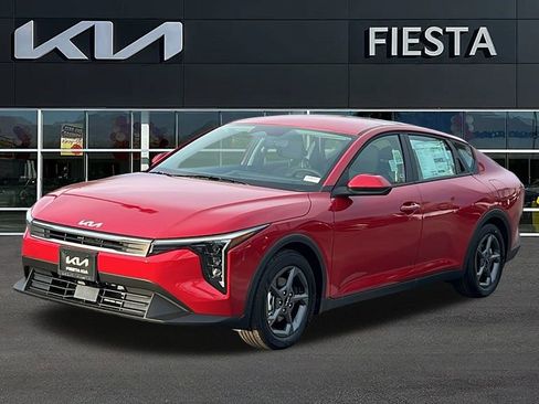 Used 2025 Kia K4 LXS image 2