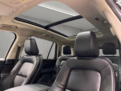 Certified 2023 Lincoln Aviator AWD w/ Premium Package image 3