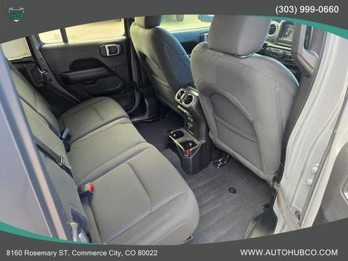 Used 2020 Jeep Wrangler Unlimited Sahara w/ Cold Weather Group image 10