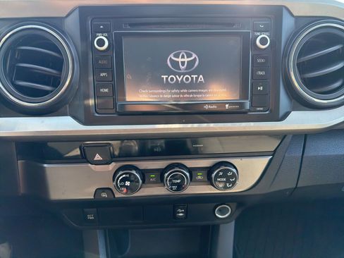 Used 2016 Toyota Tacoma SR5 w/ Towing Package image 11