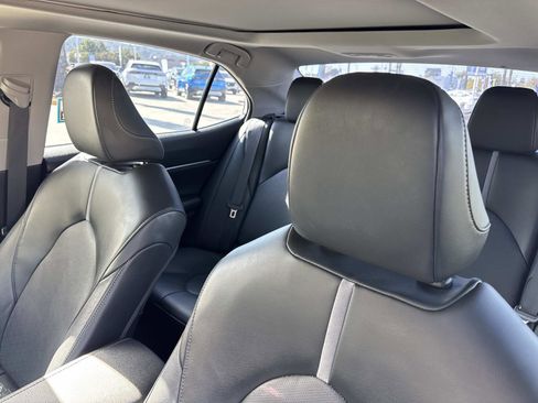 Used 2022 Toyota Camry XSE image 18