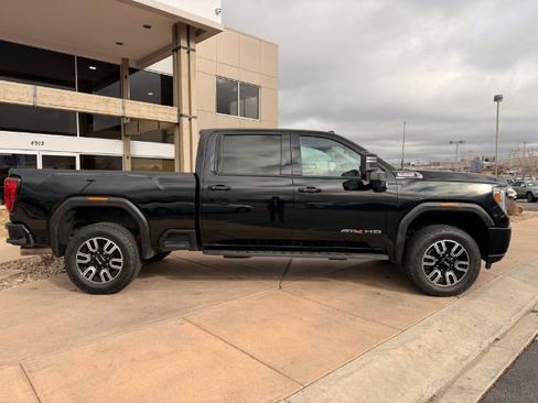 Used 2022 GMC Sierra 2500 AT4 w/ AT4 Premium Plus Package AWD/4WD image 10