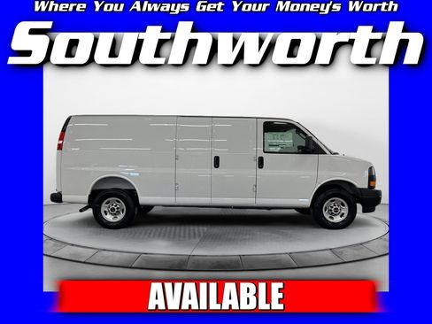 New 2025 GMC Savana 3500 Extended w/ Driver Convenience Package image 23