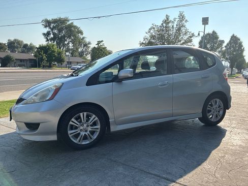 Used 2011 Honda Fit Sport image 4