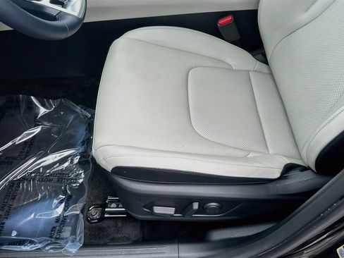 Used 2025 Kia Sportage EX AWD/4WD image 19