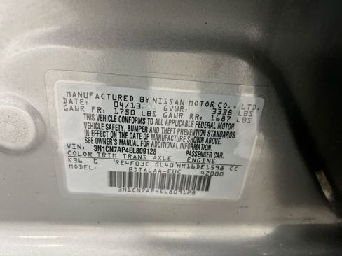Used 2014 Nissan Versa S FWD image 26