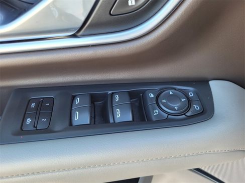 Used 2021 Chevrolet Tahoe Z71 w/ Z71 Off-Road Package image 21