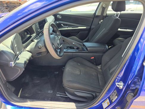 Used 2024 Hyundai Elantra SE FWD image 7