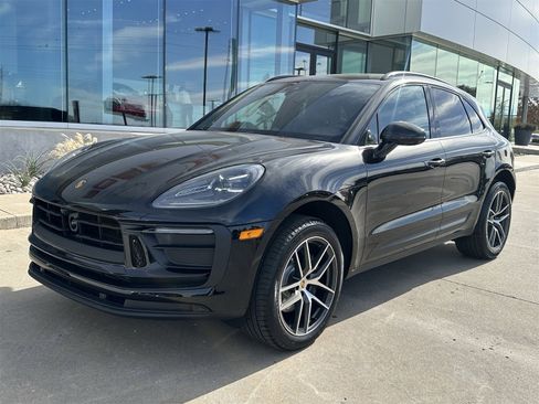 New 2026 Porsche Macan image 1