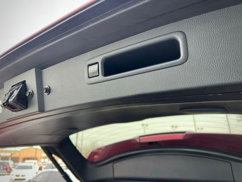 Used 2020 Toyota Highlander Limited image 22