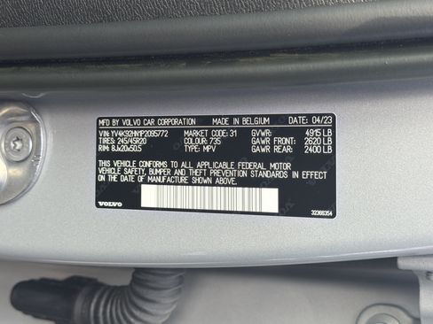 Certified 2023 Volvo XC40 B4 Plus w/ Protection Package Premier FWD image 37