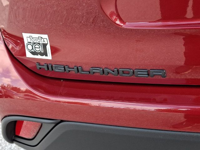 Certified 2022 Toyota Highlander XLE AWD/4WD image 29