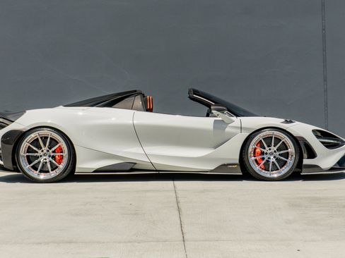 Used 2022 McLaren 765LT RWD image 9