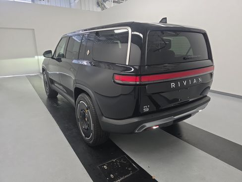 Used 2025 Rivian R1S Adventure Dual AWD/4WD image 3