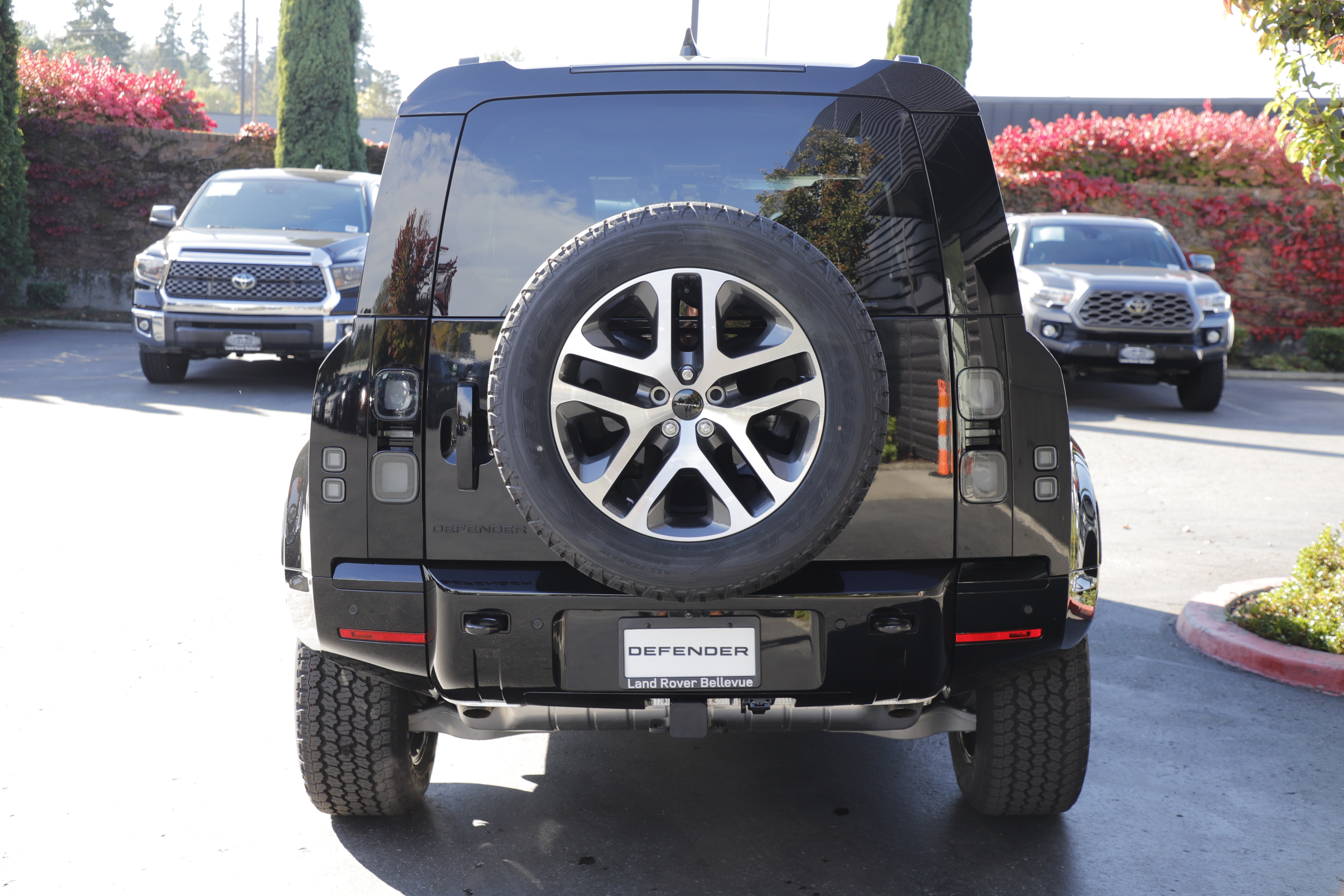 New 2026 Land Rover Defender 110 X-Dynamic SE AWD/4WD image 4
