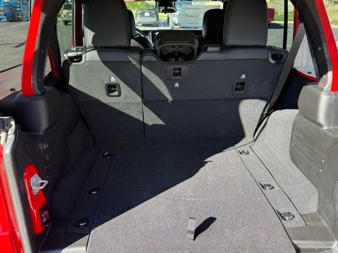 New 2025 Jeep Wrangler Unlimited Rubicon w/ Steel Bumper Group image 29