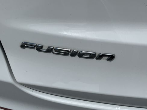 Used 2019 Ford Fusion SEL FWD image 26
