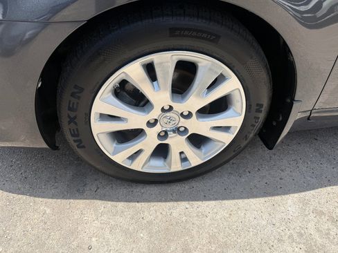 Used 2009 Toyota Avalon XLS FWD image 10