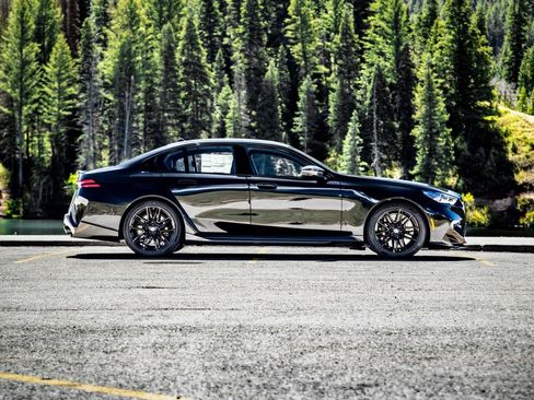 New 2026 BMW M5 w/ Carbon Package AWD/4WD image 8