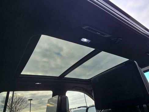 Used 2023 GMC Yukon Denali Ultimate image 23