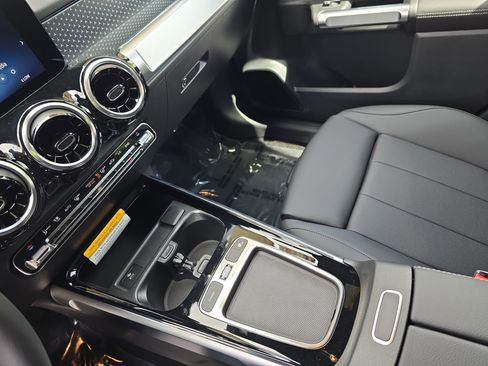 New 2026 Mercedes-Benz GLB 250 image 23