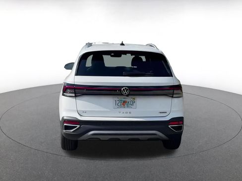 Used 2025 Volkswagen Taos SE image 12