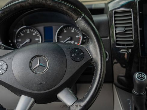 Used 2017 Mercedes-Benz Sprinter 3500 image 46