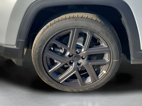 New 2026 Jeep Compass Latitude AWD/4WD image 17
