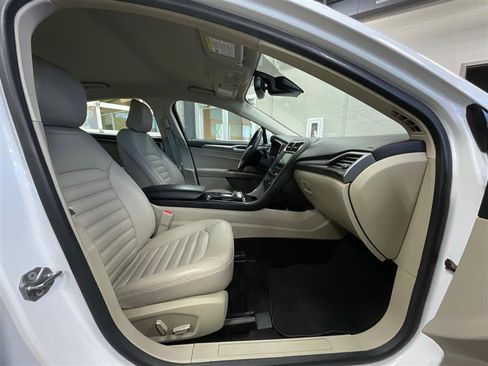 Used 2020 Ford Fusion SEL image 26