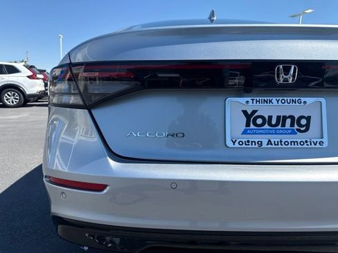 Used 2025 Honda Accord Touring image 8