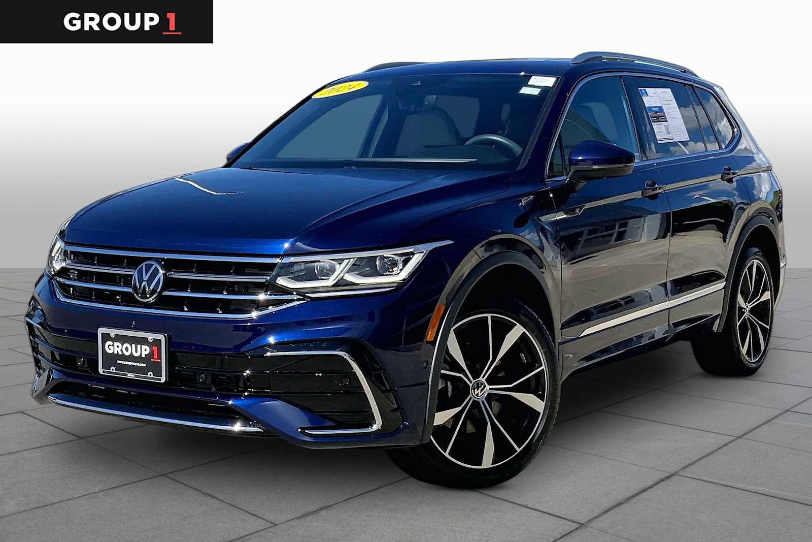 Used 2024 Volkswagen Tiguan SEL R-Line AWD/4WD image 1