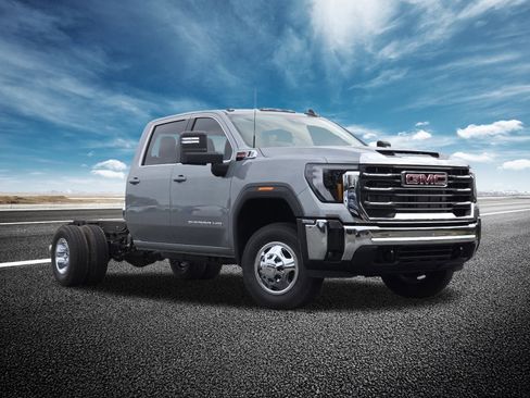 New 2026 GMC Sierra 3500 SLE w/ SLE Convenience Package image 2