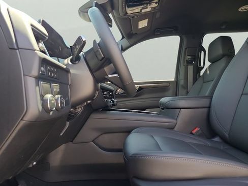 New 2026 Chevrolet Suburban LT w/ Comfort Package RWD image 23