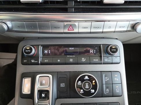 Used 2021 Hyundai Palisade Limited w/ Winter Package image 65