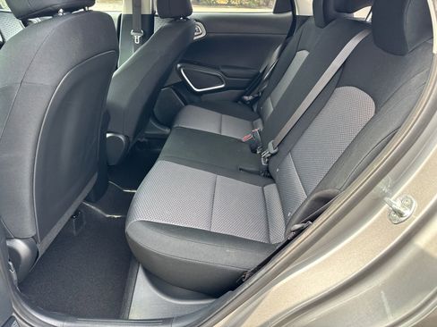 Used 2023 Kia Soul LX image 20