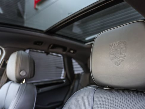 Certified 2026 Porsche Macan AWD/4WD image 19