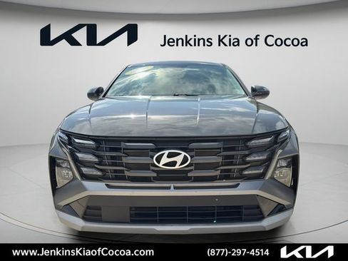 Used 2025 Hyundai Tucson SE FWD image 12