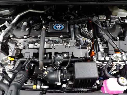 Used 2024 Toyota Corolla SE w/ SE Package image 24