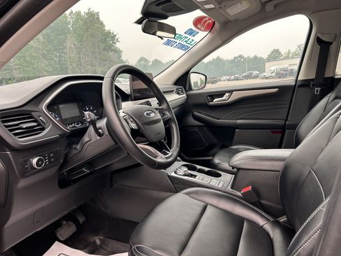Used 2022 Ford Escape SEL w/ Equipment Group 302A AWD/4WD image 12