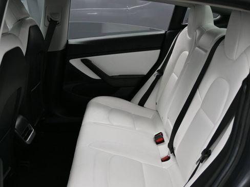 Used 2018 Tesla Model 3 Performance image 32