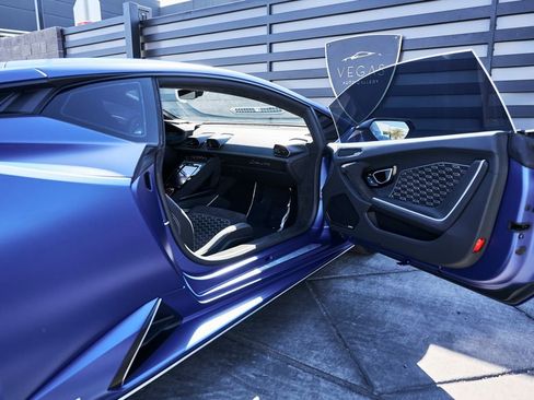 Used 2023 Lamborghini Huracan Tecnica image 32