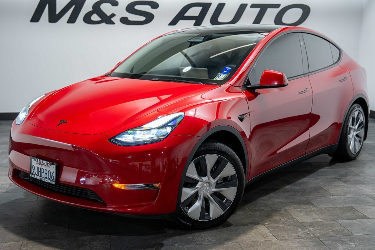 Used 2023 Tesla Model Y Long Range AWD/4WD image 2