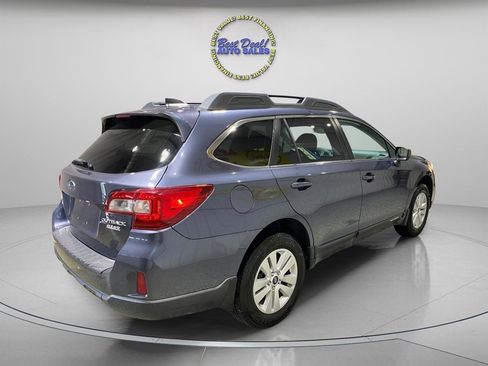 Used 2017 Subaru Outback 2.5i Premium AWD/4WD image 5