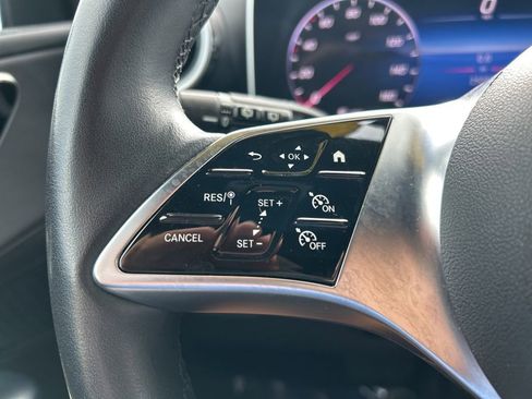 Used 2024 Mercedes-Benz GLC 300 4MATIC image 21