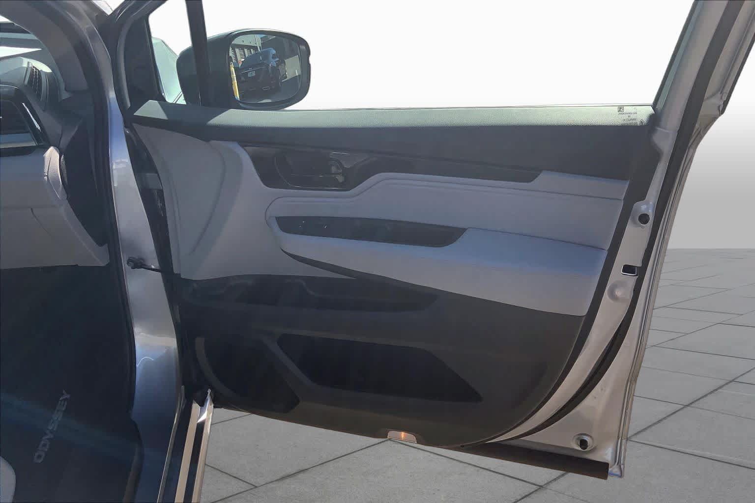 Used 2023 Honda Odyssey Touring image 23