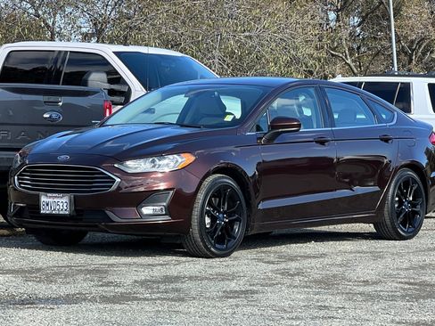 Certified 2019 Ford Fusion SE w/ Equipment Group 151A image 8