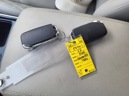 Certified 2023 Kia Sorento SX AWD/4WD image 28