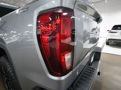 Used 2025 GMC Sierra 1500 Elevation w/ Preferred Package AWD/4WD image 31