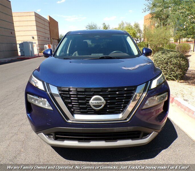 Used 2021 Nissan Rogue SV FWD image 2