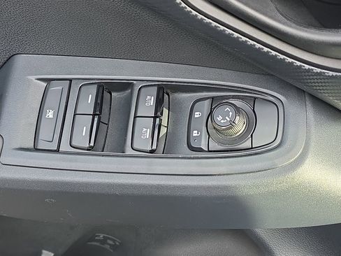 Used 2024 Subaru Crosstrek 2.0i Premium image 30